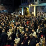 Protestna šetnja građana i opozicije završena ispred zgrade RTS-a (FOTO/VIDEO) 12