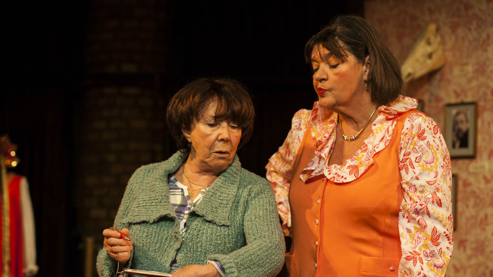 Predstava "Lažljivice" u Ateljeu 212: O ljudima koji biraju da veruju u laž 1