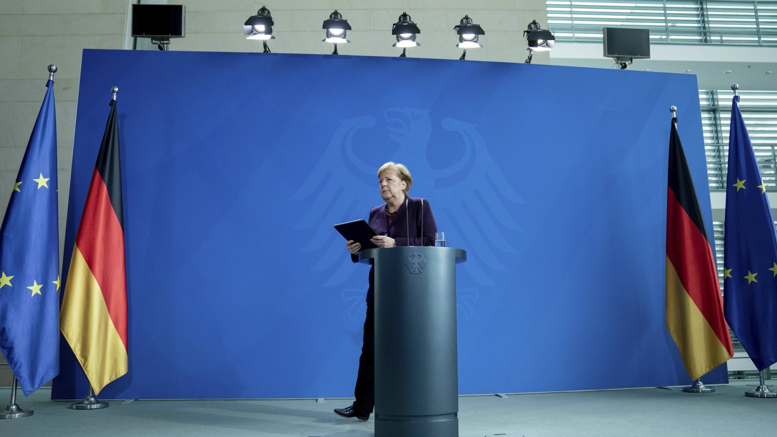 Merkel nazvala rasizam u Nemačkoj otrovom i obećala da će se boriti protiv toga 1