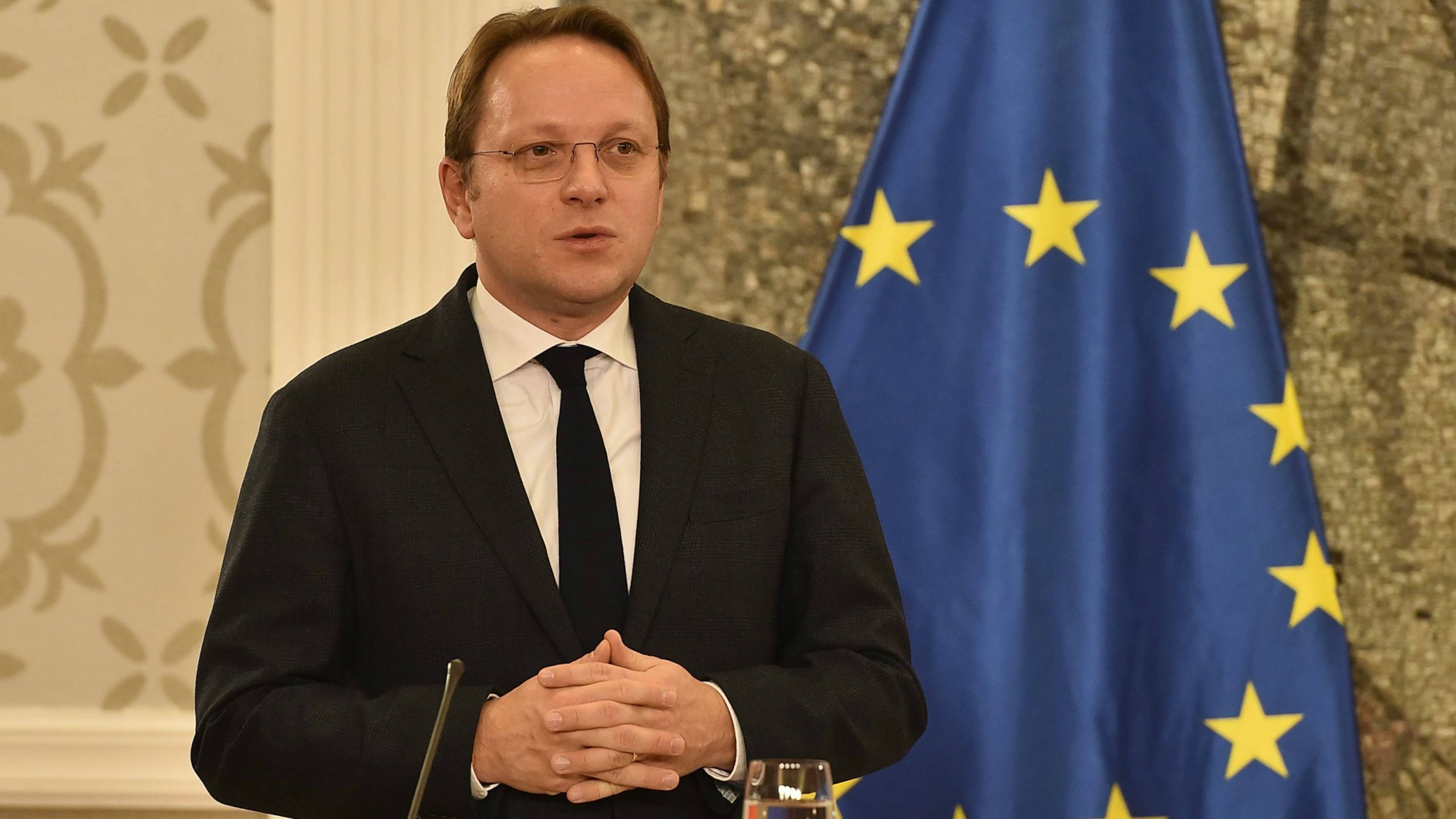 Varheji: Za napredak Srbije ka EU potreban istinski dijalog i hitno jačanje vladavine prava 1