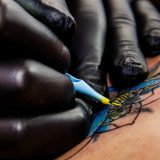 Predloženo da se zabrane pigmenti za određene boje za tetoviranje 9