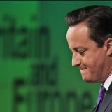 Telohranitelj Dejvida Kamerona zaboravio svoj pištolj u toaletu aviona 9