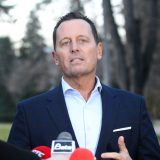 Amerika želela smenu Kurtija 13