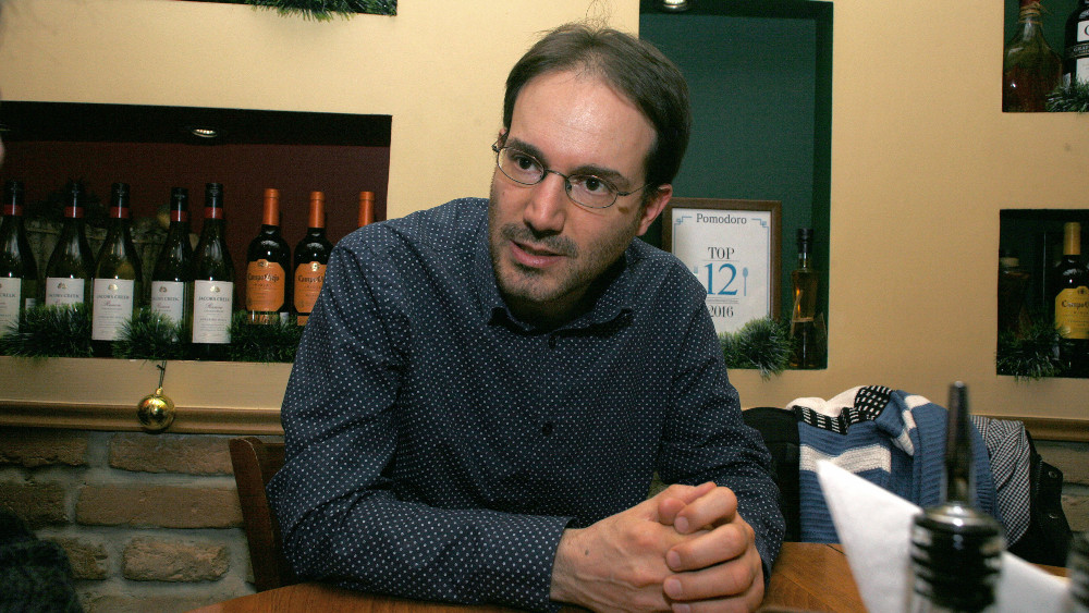 Tišinu remeti samo zvono - znak da je neko umro 1