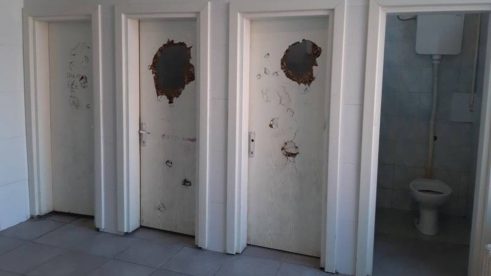 Korona virus hara planetom, škola u Apatinu bez vode 4