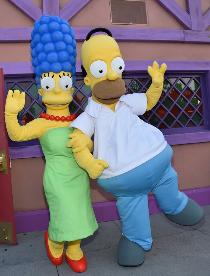 Cartoon characters Marge and Homer Simpson