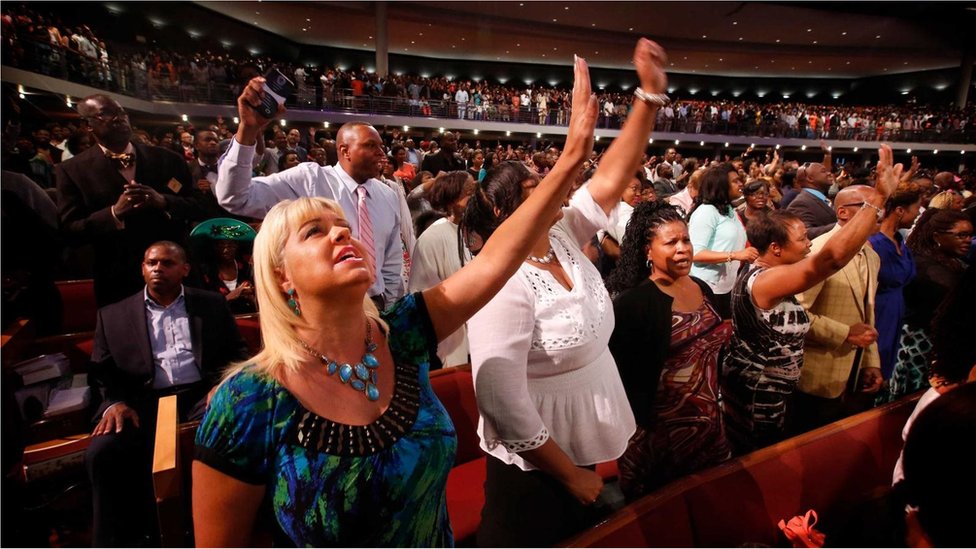 Bogovi sutrašnjice: Kako izgleda budućnost religije 4 Američke megacrkve privlače hiljade vernika