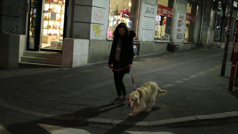 Korona virus: Još 27 zaraženih u Srbiji, Evropa se bori da ljude zadrži u kućama 3 Psi