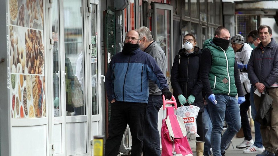 Korona virus: Treća žrtva u Srbiji, promena pristupa u borbi - počinju masovna testiranja 1 Pandemija korona virusa „raste", ocenio je Tedros Adhanom Gebrejesus, direktor Svetske zdravstene organizacije