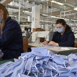 Od krojačica do hotelijera, privrednici pomažu u borbi protiv epidemije 6