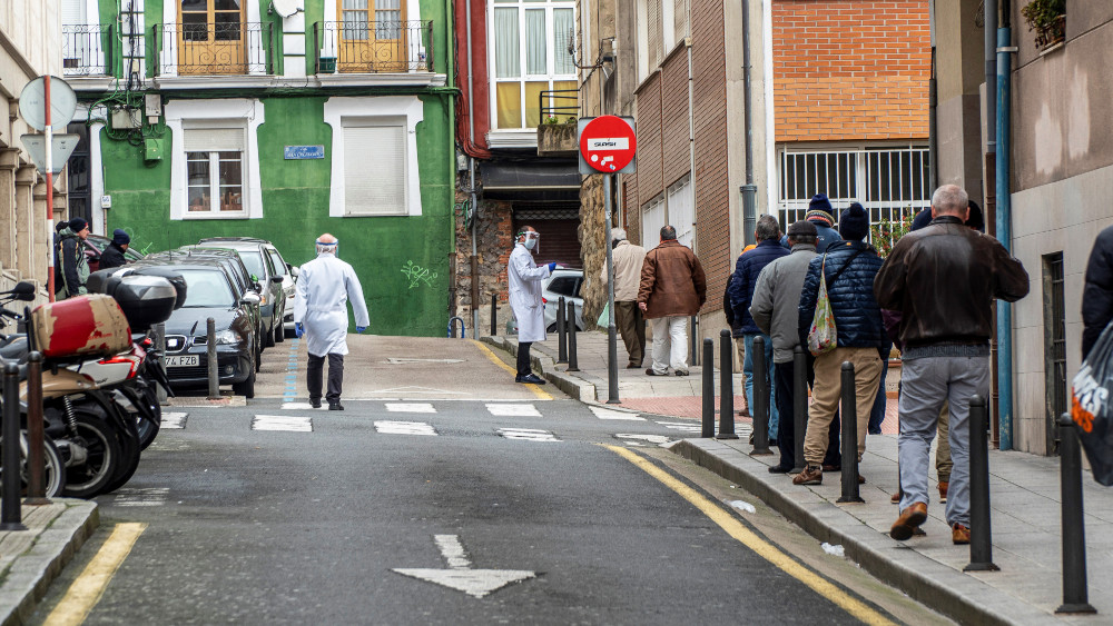 Španska vlada razmatra uvođenje policijskog časa u borbi protiv korona virusa 1