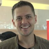 Odelo Miloša Bikovića iz "Južnog vetra" prodato za 4.100 evra za lečenje malog Gavrila 14