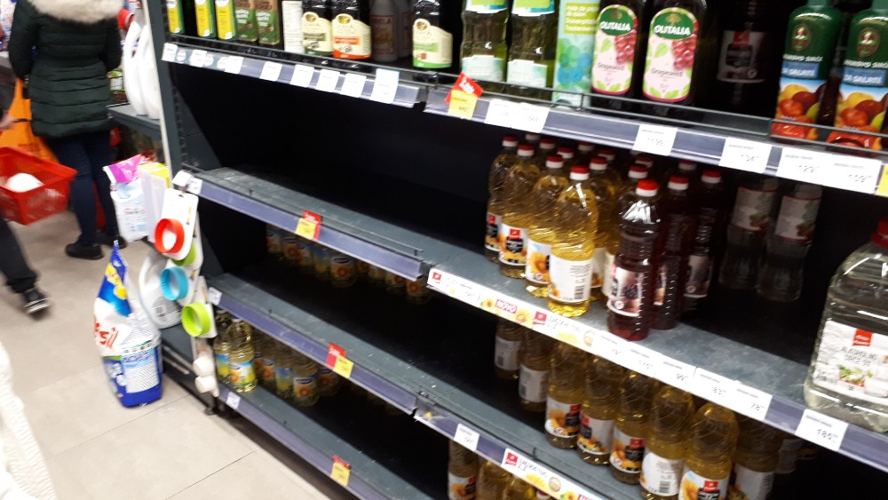 Zbog panike domaćinstva u Srbiji potrošila dve milijarde dinara više 1