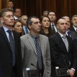 Prvi dan redovnog zasedanja Skupštine Srbije obeležili poslanici DJB 12