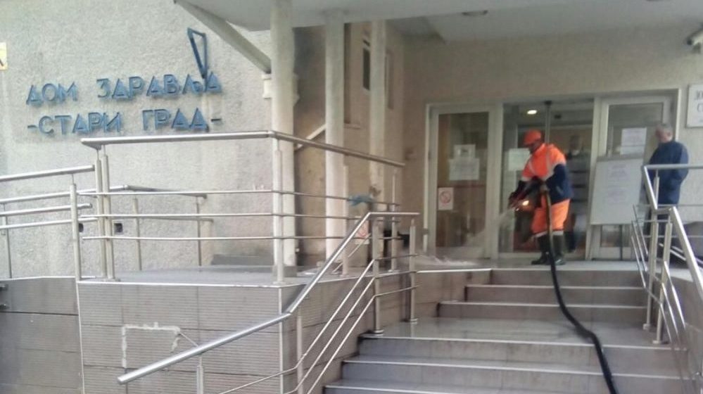 Zbor građana Stari grad: Zašto nema rekonstrukcije nadstrešnice Doma zdravlja Stari grad? 1