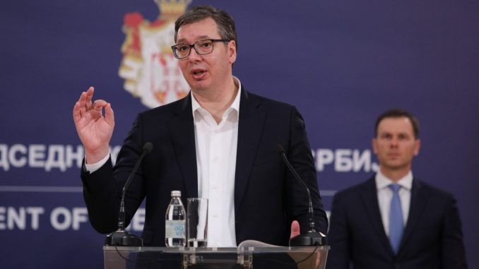 Krivična prijava protiv Vučića i Malog zbog izbegavanja samoizolacije posle posete Mađarskoj 1