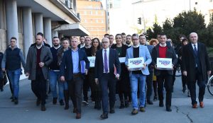 Reakcija SNS na udruživanje opozicije u Novom Sadu: „Kuso i repato“