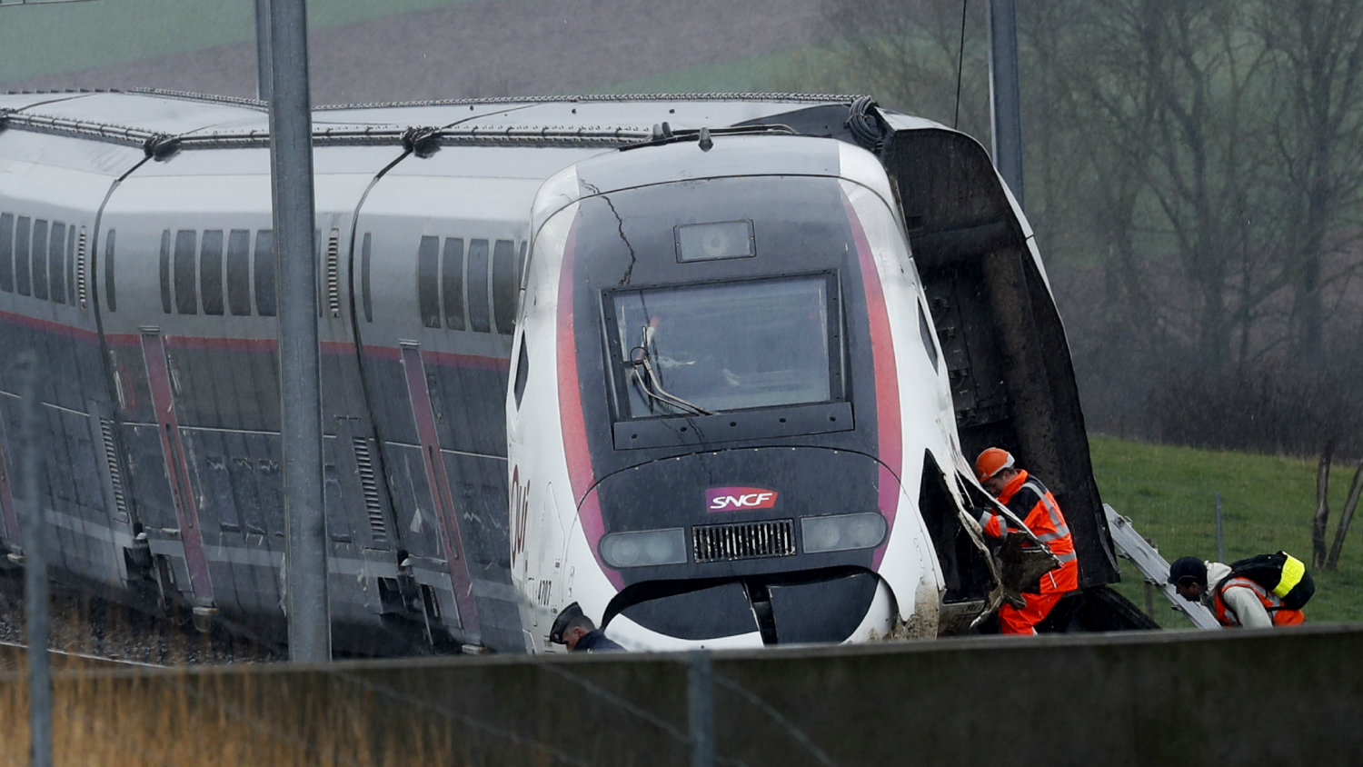 U Francuskoj brzi voz iskliznuo iz šina, 22 osobe povređene 1