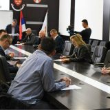 Odbornici u Kraljevu umesto pojedinačnih akcija pomažu Crveni krst 7