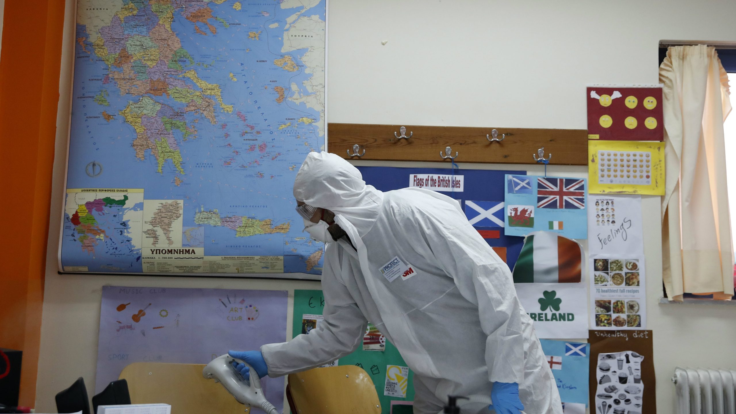 Grčka komisija za javno zdravlje o saopštenju Crkve: Virus se prenosi i pričešćem 1