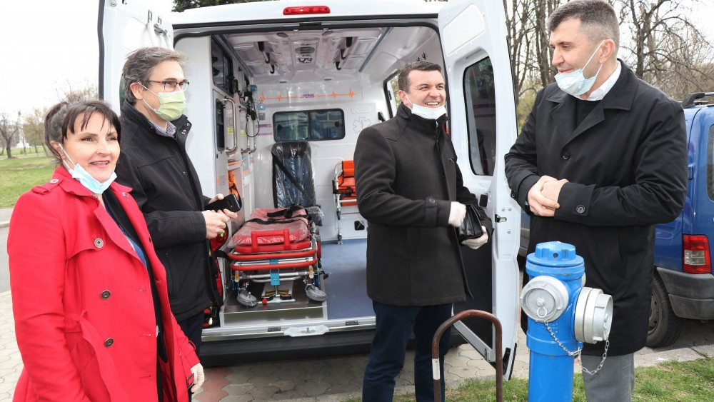 Sanitetsko vozilo Centru za socijalni rad 1