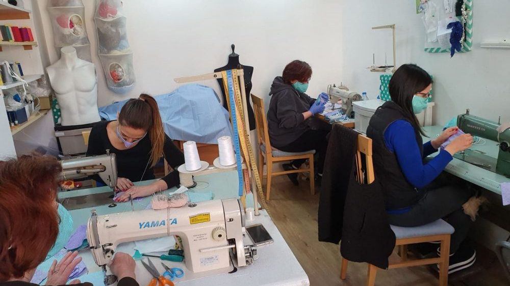 Serbia Fashion Week: Srpski dizajneri šiju maske za zdravstvene radnike 1