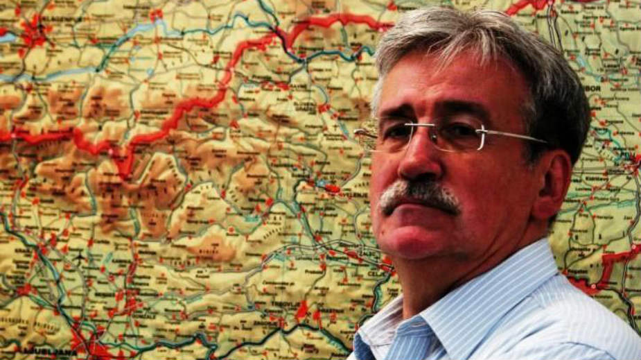 Vlada Kravčuk: Puče fudbal, rasturi se društvo! 1