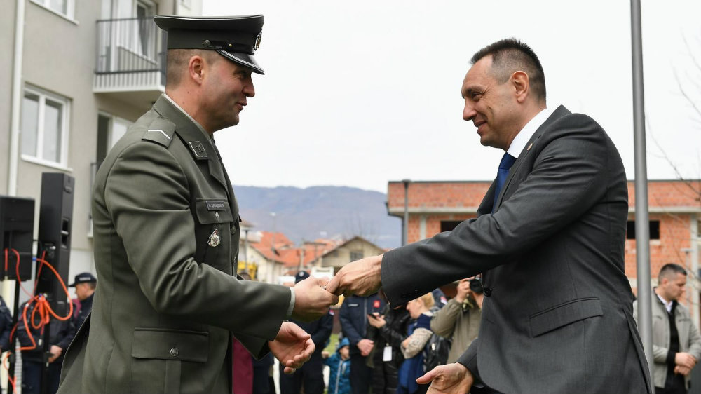 Stefanović uručio ključeve stanova pripadnicima snaga bezbednosti u Vranju 2