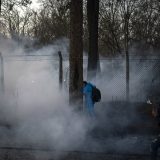 Grčka policija suzavcem protiv migranata koji su pokušali da probiju granicu iz Turske 11