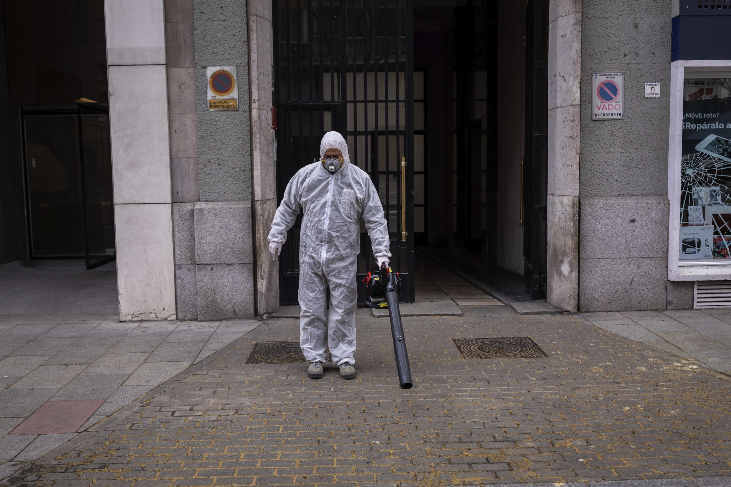 Drugi dan sa preko 900 umrlih od korona virusa u Španiji 1