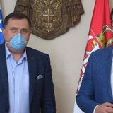 Sastali se Vučić i Dodik, slikali se sa maskama protiv korona virusa 6