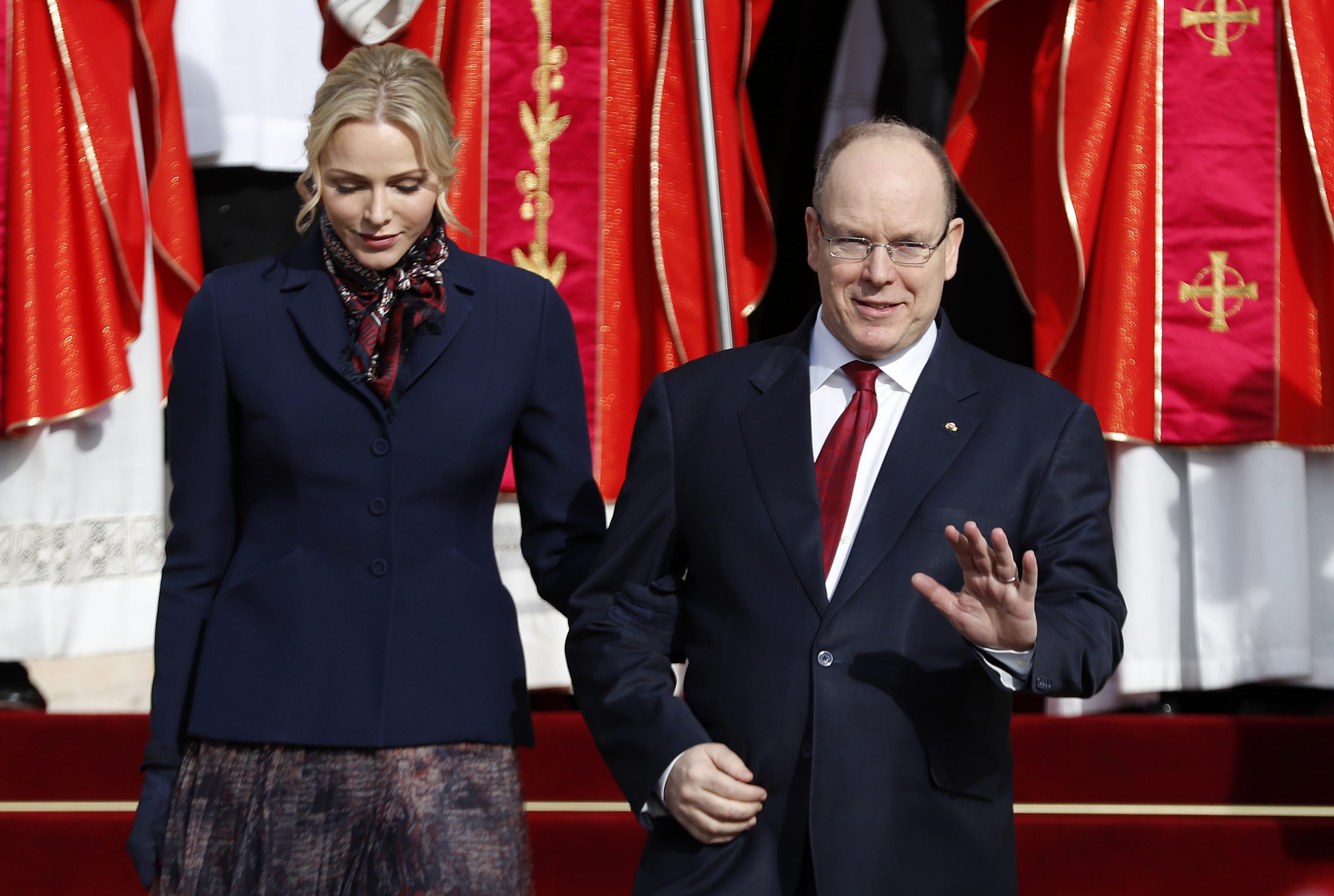 Princ Albert II pozitivan na koronu 1