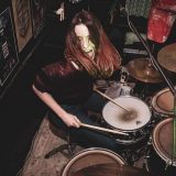 Mikstejp za karantin: Plejlistu za izolaciju pravi bend Vizelj 8