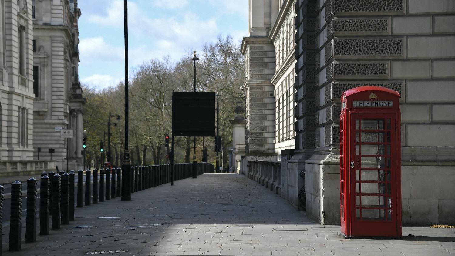 "Najmanje šest meseci da se život u Velikoj Britaniji vrati u normalu" 1