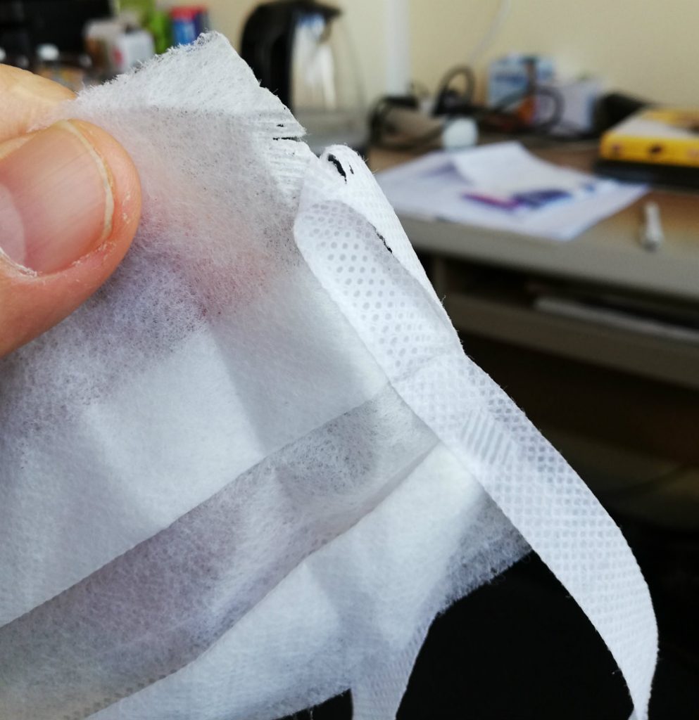 Zaštitne maske u raspadu, "sumnjive" pacijente šalju od klinike do klinike 2 Zaštitne maske u raspadu, "sumnjive" pacijente šalju od klinike do klinike 2