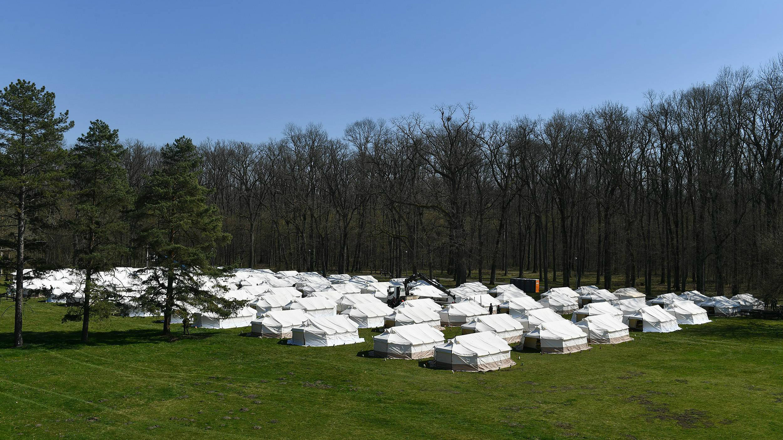U Moroviću kod Šida otvoren kamp za povratnike iz inostranstva bez prebivališta u Srbiji (FOTO) 1