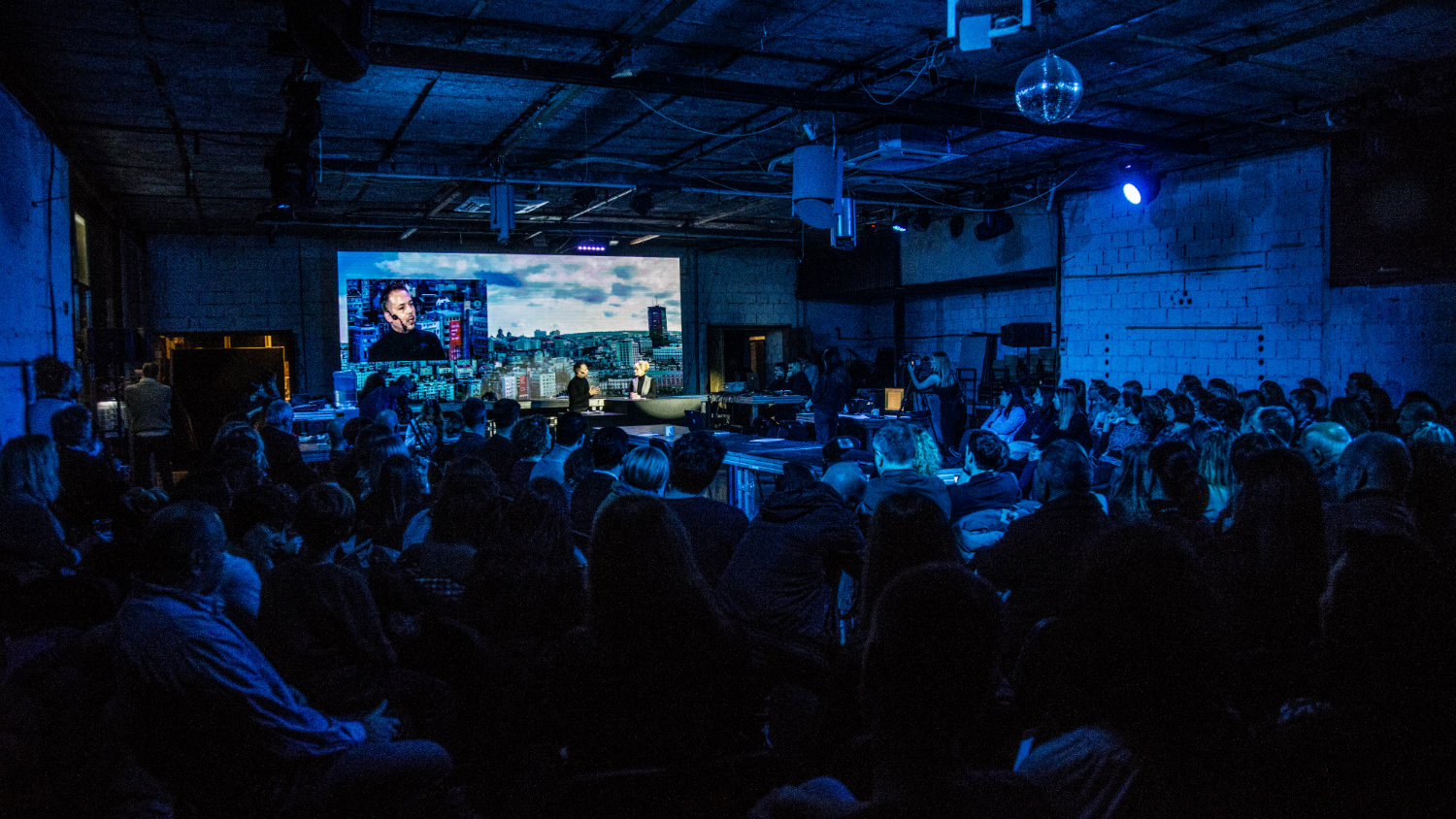 Predstava "Urednik": Oda novinarstvu 3 Predstava "Urednik": Oda novinarstvu 3