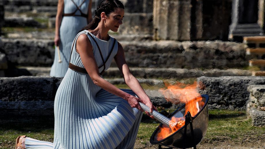 Prekinuto nošenje olimpijske baklje kroz Grčku 1