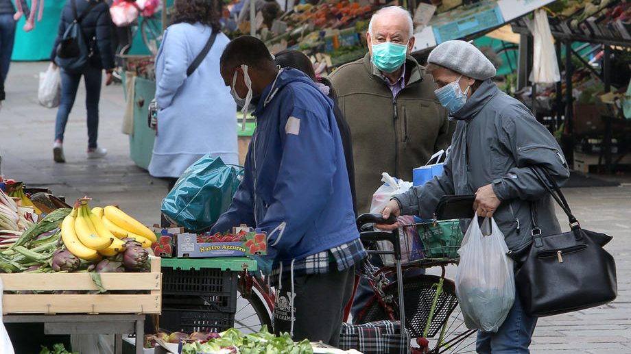 Život sa koronom: Ne možeš da se družiš i da zagrliš prijatelja na ulici 1
