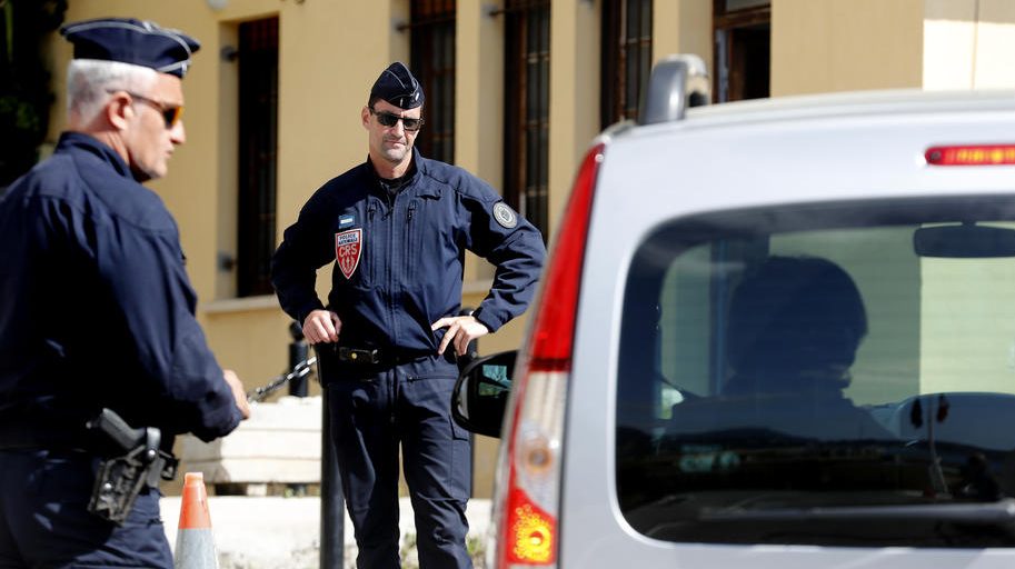 U Francuskoj 15 osoba u pritvoru u sklopu istrage o ubistvu nastavnika 1