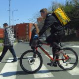 Radnicima dostavnih službi omogućiti sindikalno organizovanje 13