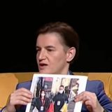 Premijerka pokazivanjem slike dece unizila Vladu 4