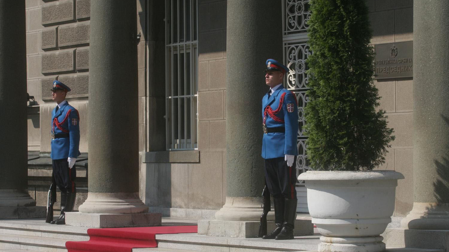 Amnestija neće poništiti neustavne uredbe Vlade 1