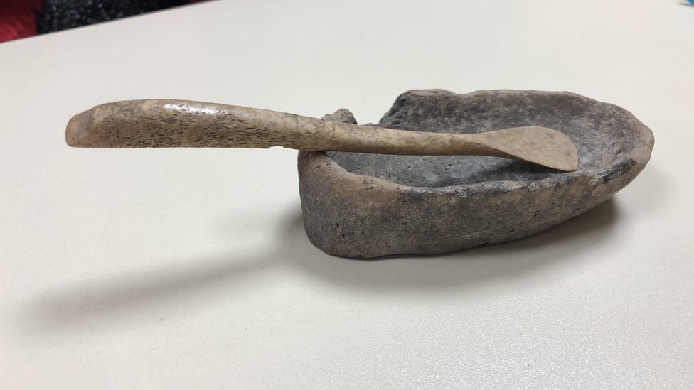 Nauka i materinstvo: Kako smo se rađali i odrastali u praistoriji 8 Primer kašičica i posude iz praistorije