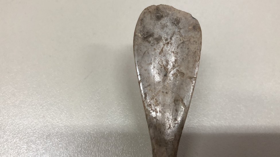 Nauka i materinstvo: Kako smo se rađali i odrastali u praistoriji 5 Na kašikama se vide tragovi zubića