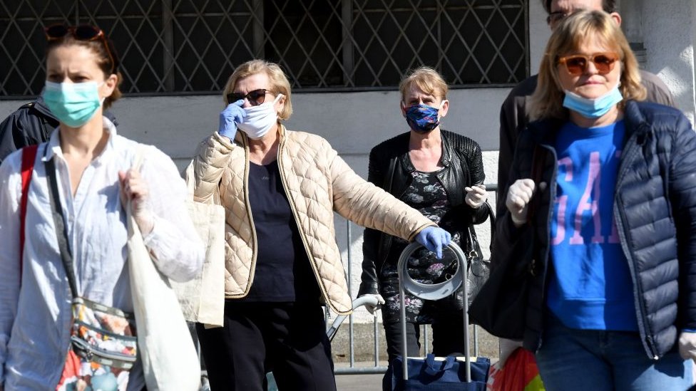 Dolac, pijaca u Zagrebu, nekoliko dana pre Uskrsa je bila puna