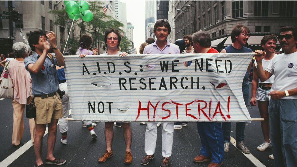Proteklih decenija, širile su se opasne laži o AIDS-u koje su samo pogoršale krizu