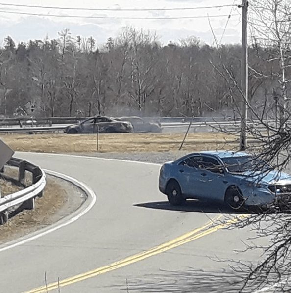 Fotografije sa dru&scaron;tvenih mreža prikazuju spaljena vozila na putu kojim je napadač pro&scaron;ao