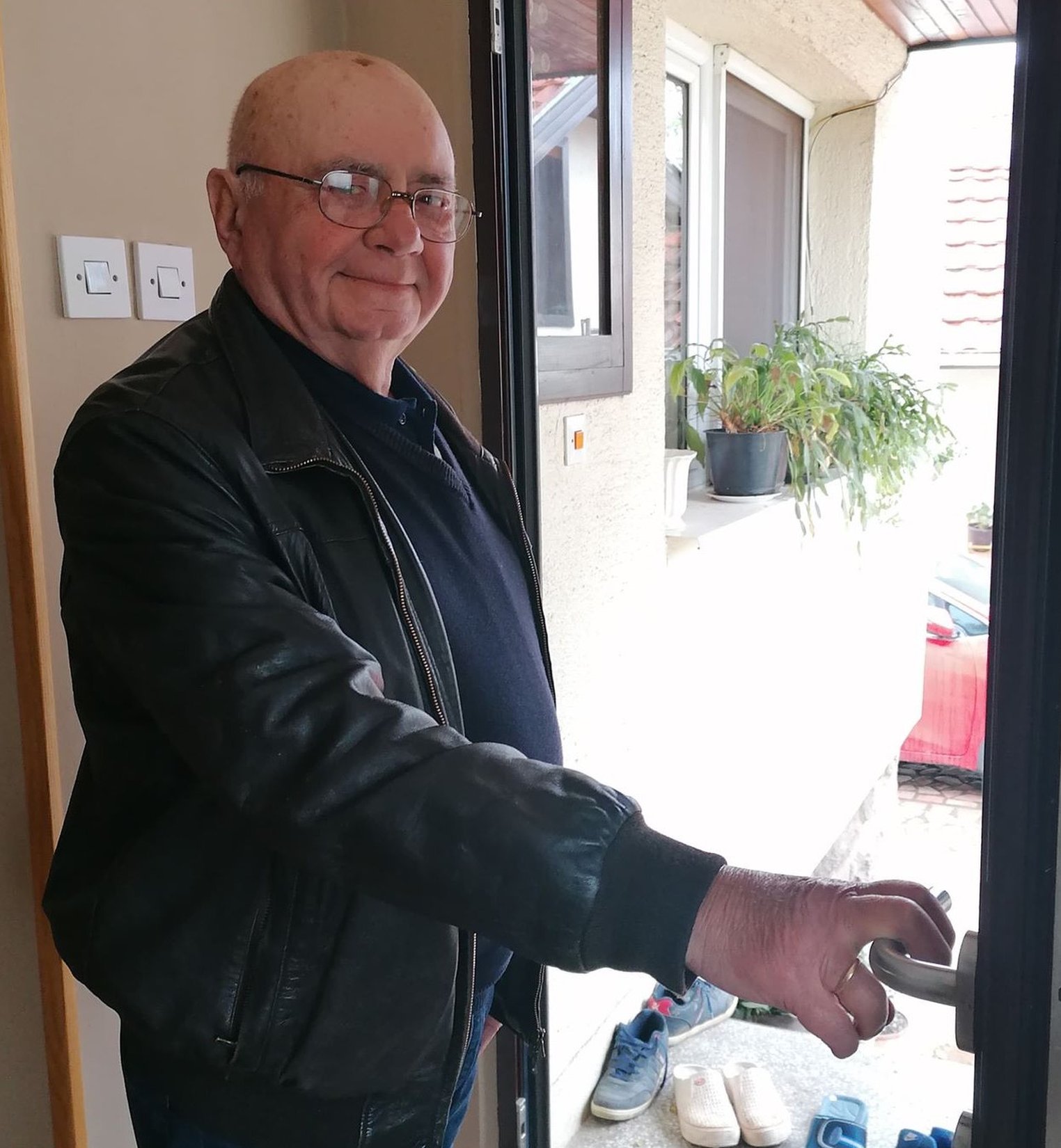 Korona virus i karantin: Kako smo preživeli 84 sata zatvoreni u kućama - priče iz BBC redakcije 2 Deka