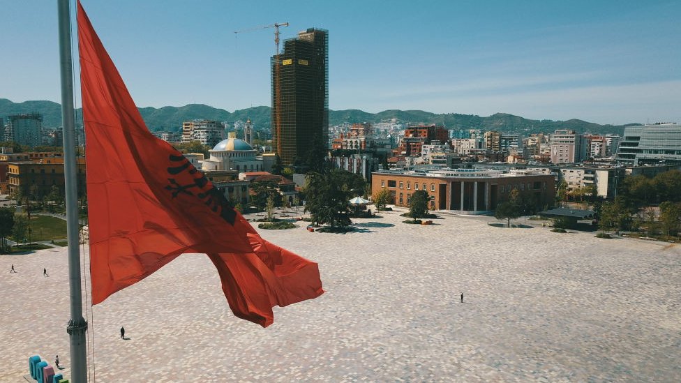 I u Albaniji je uveden policijski čas
